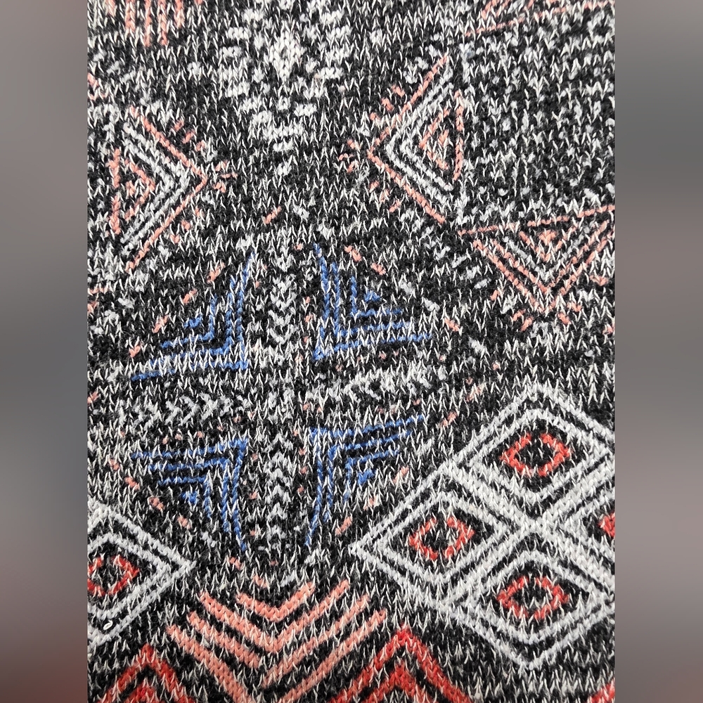 Patterned Women's Top - Picture 4 of 4